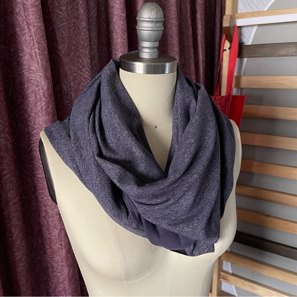 Lululemon Wrap - Picture 4 of 8